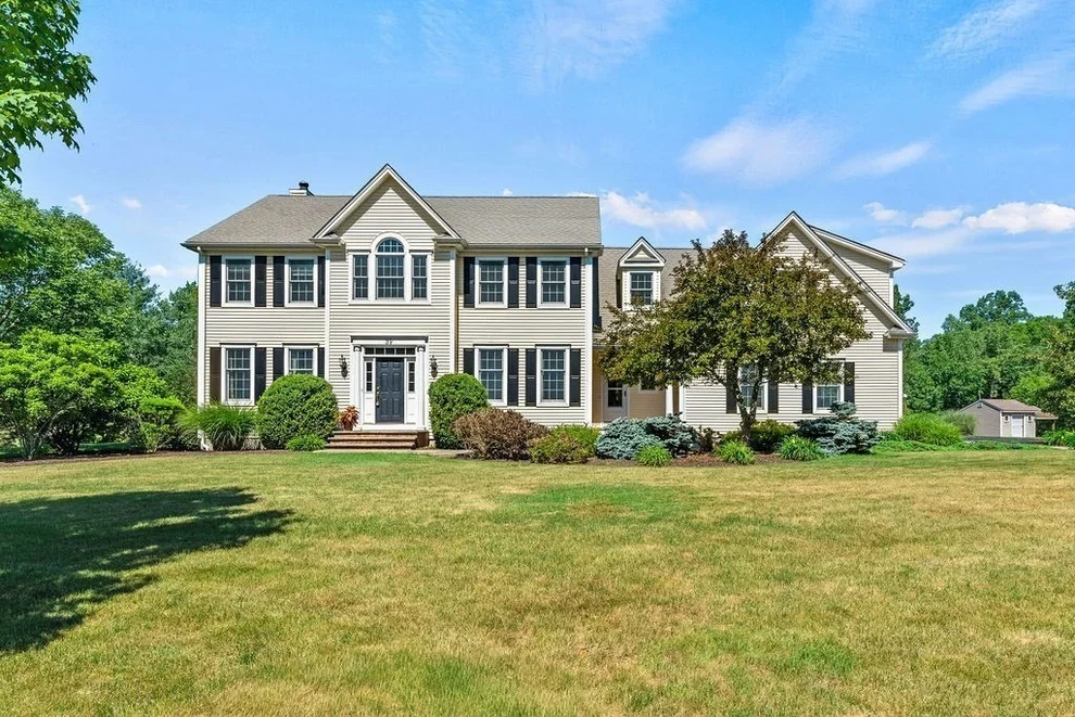 Unit for sale at 39 Letendre Rd, Seekonk, MA 02771