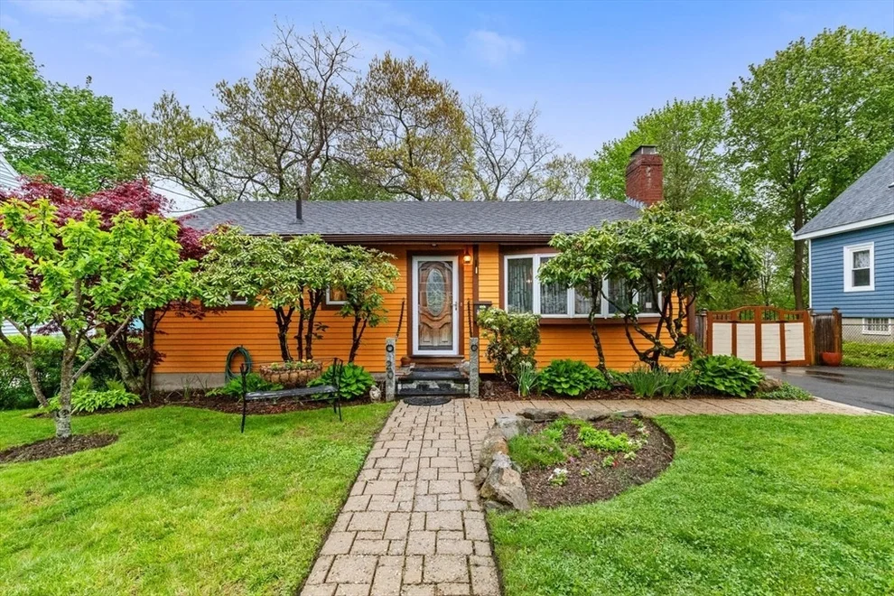 Unit for sale at 20 Bates Park Ave, Beverly, MA 01915