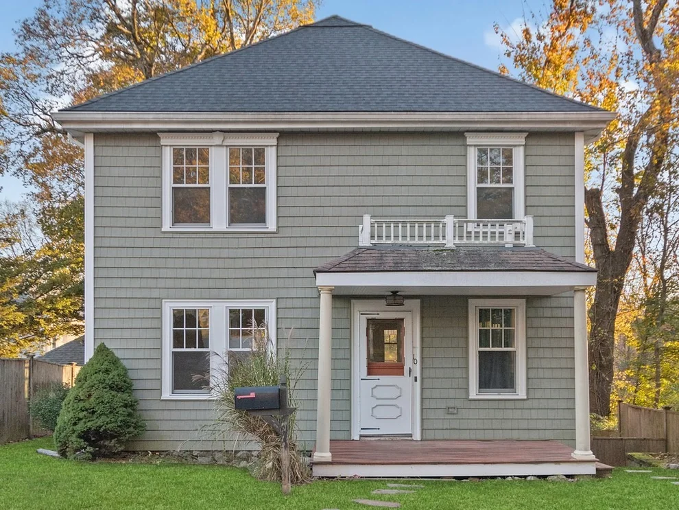 Unit for sale at 10 Greenwood Lane, Waltham, MA 02451