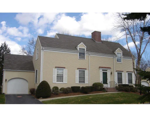 Unit for sale at 10 Martingale Ln, Andover, MA 01810