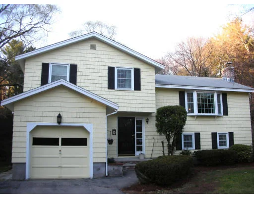 Unit for sale at 6 Belmont Dr, Chelmsford, MA 01824
