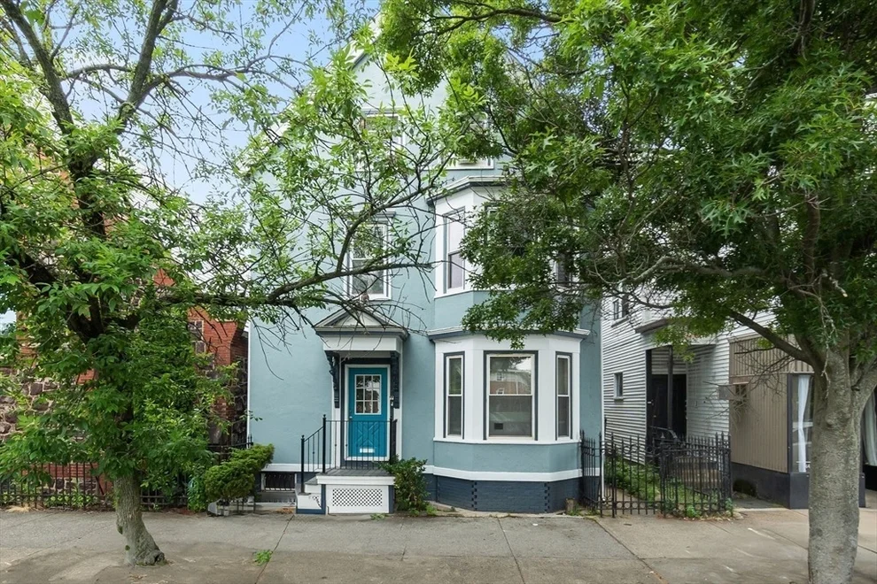 Unit for sale at 17 Broad St, Lynn, MA 01902