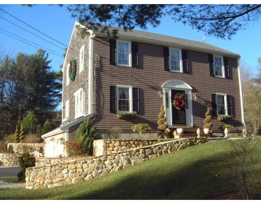 Unit for sale at 3 Crystal Drive, Kingston, MA 02364