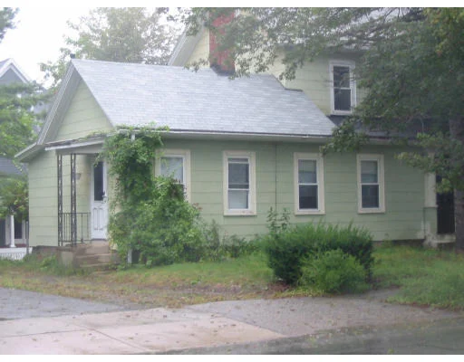 Unit for sale at 47 Lake St, Winchester, MA 01890