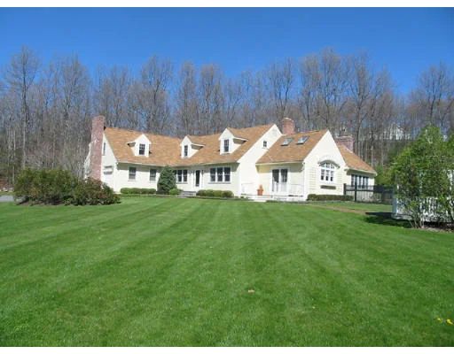Unit for sale at 273 Ballville Rd, Bolton, MA 01740