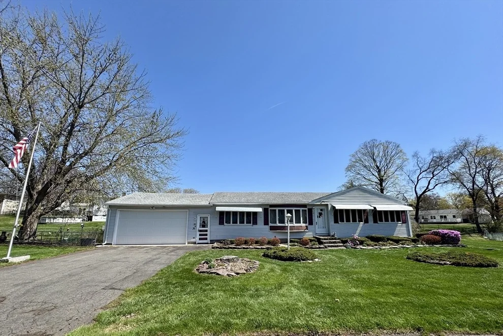Unit for sale at 38 Knollwood Cir, Holyoke, MA 01040