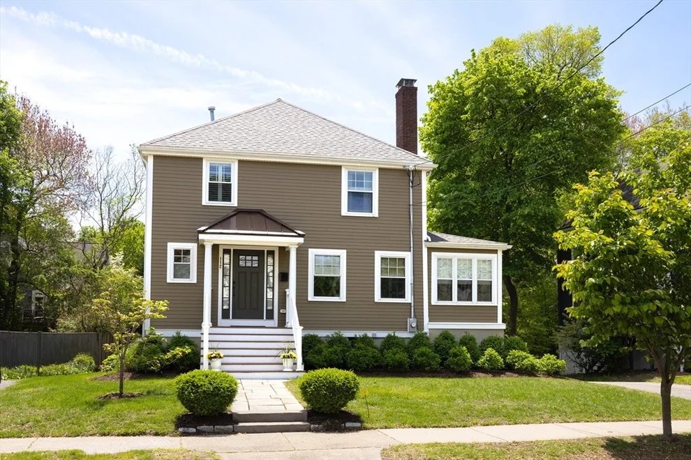Unit for sale at 112 Oakdale Rd, Newton, MA 02461