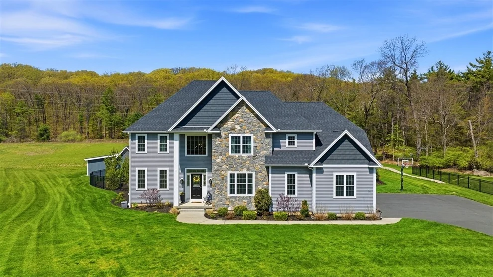Unit for sale at 10 Fitch Farm Way, Southampton, MA 01073
