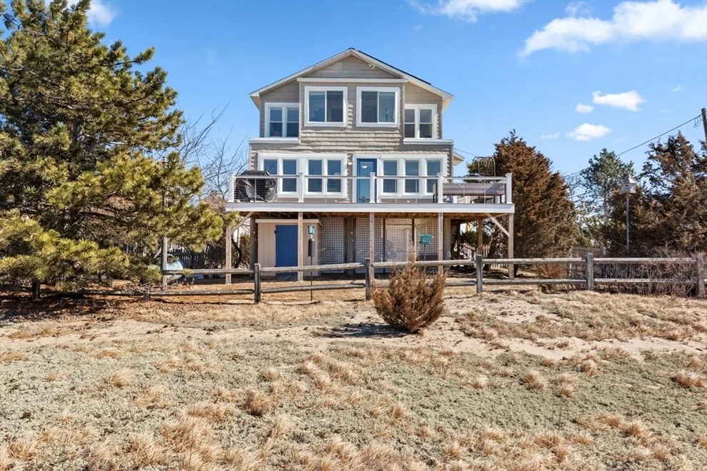Unit for sale at 12 K St, Newburyport, MA 01950