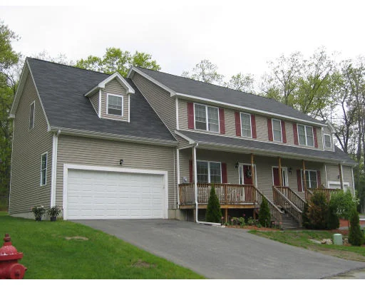 Unit for sale at 14 Oakes Cir, Millbury, MA 01527