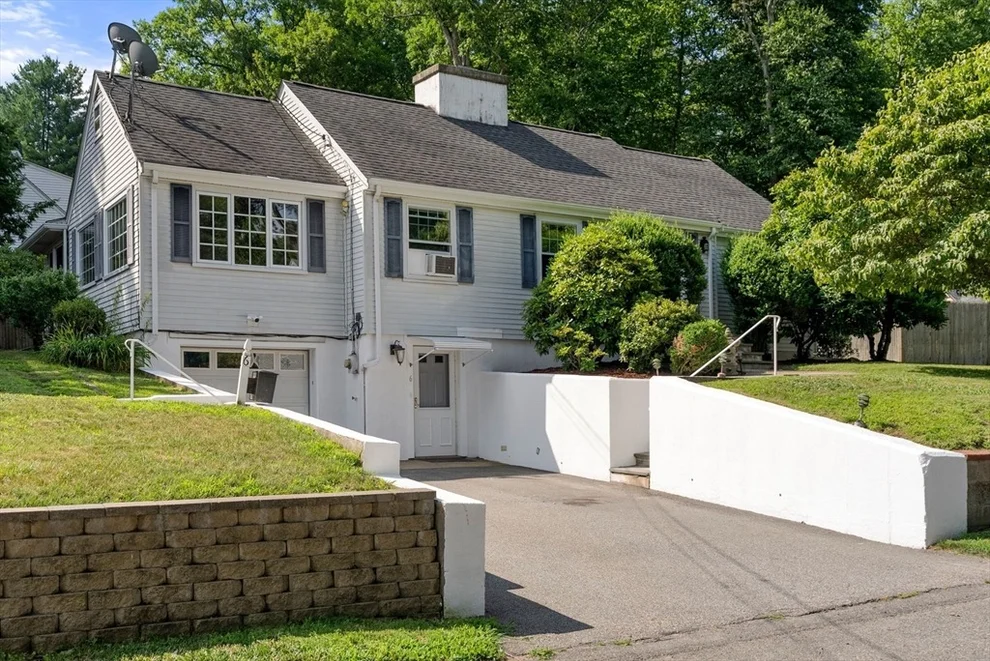 Unit for sale at 6 Chute Rd, Dedham, MA 02026