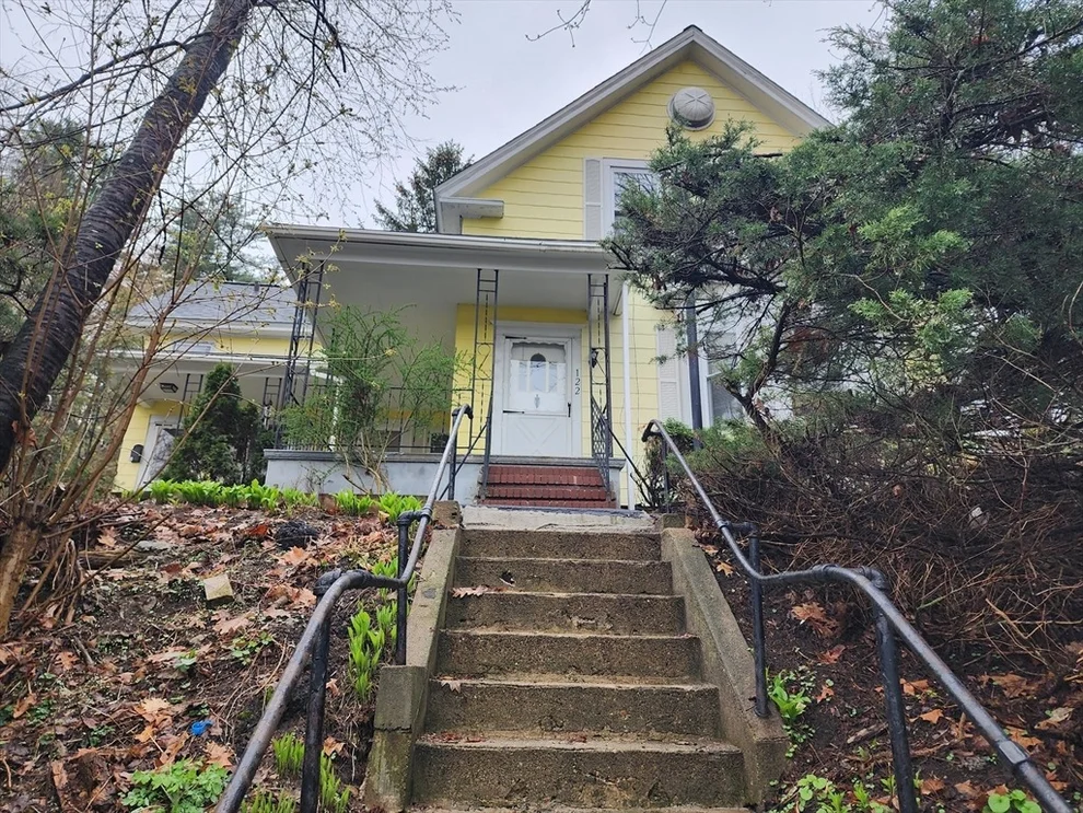 Unit for sale at 122 Sanborn St, Fitchburg, MA 01420