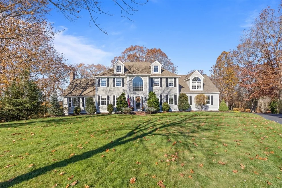 Unit for sale at 10 Edgar Walker Ct, Hingham, MA 02043