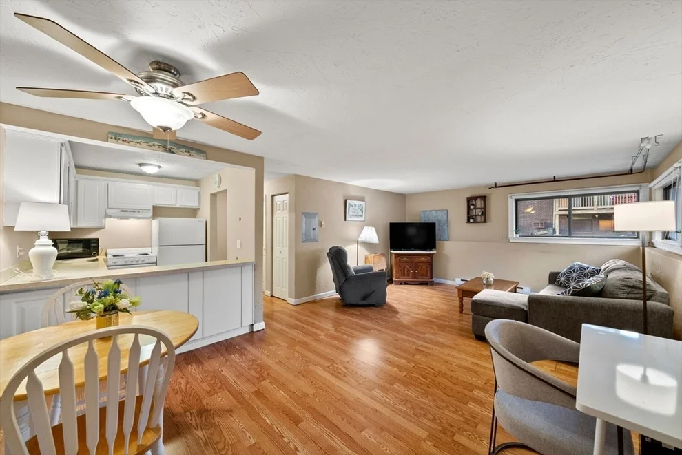 Unit for sale at 980 Plain St, Marshfield, MA 02050