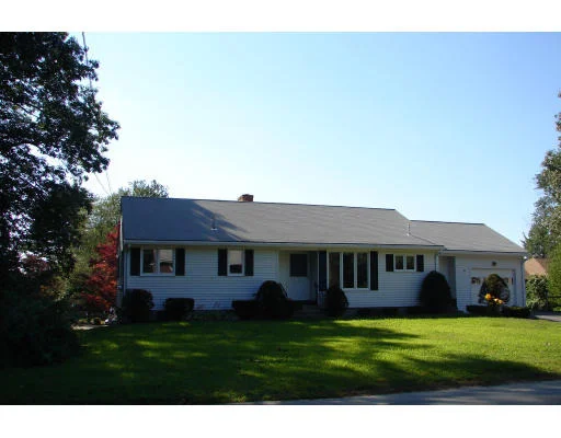 Unit for sale at 40 Killdeer Island Rd, Webster, MA 01570