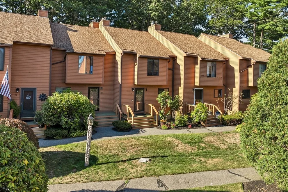 Unit for sale at 92 Dunvegan Woods Drive, Hampton, NH 03842