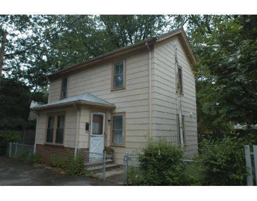 Unit for sale at 10 Foster Place, Cambridge, MA 02138