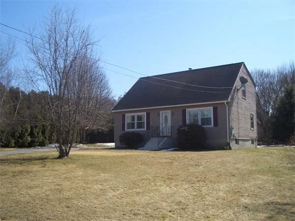 Unit for sale at 5 Meadowbrook Rd., Spencer, MA 01562