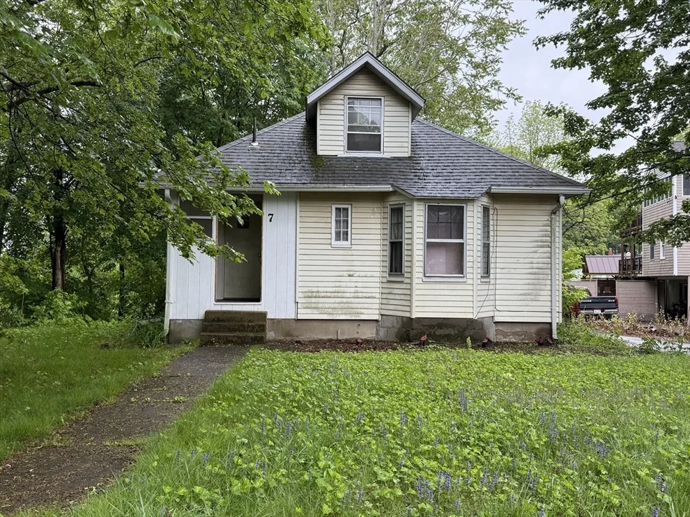 Unit for sale at 7 Pleasantview Rd, Natick, MA 01760