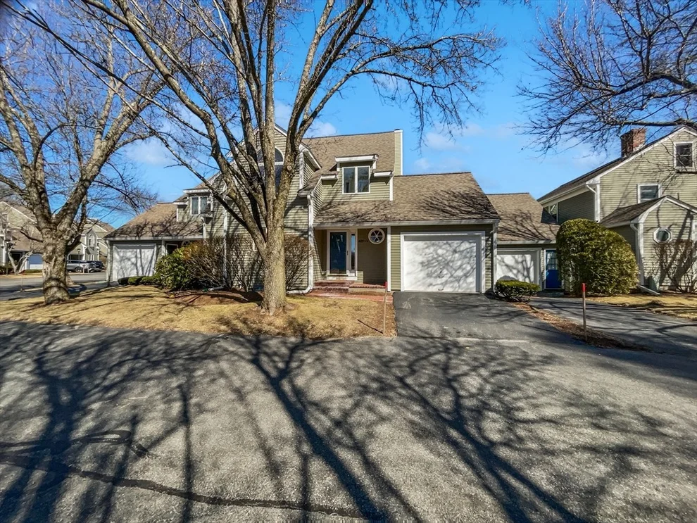 Unit for sale at 425 Main St, Medfield, MA 02052