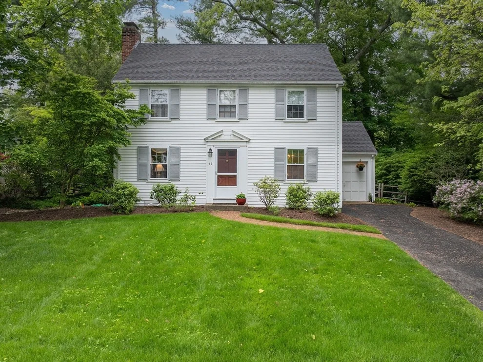 Unit for sale at 45 Mayo Rd, Wellesley, MA 02482
