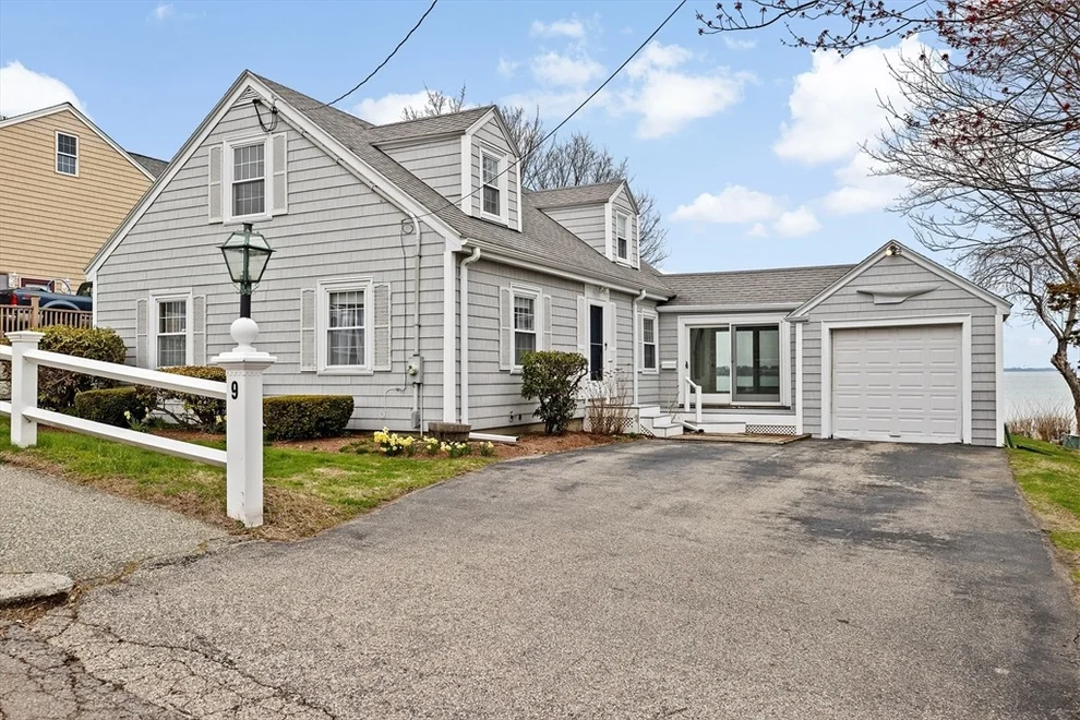 Unit for sale at 9 Regatta Rd, Weymouth, MA 02191