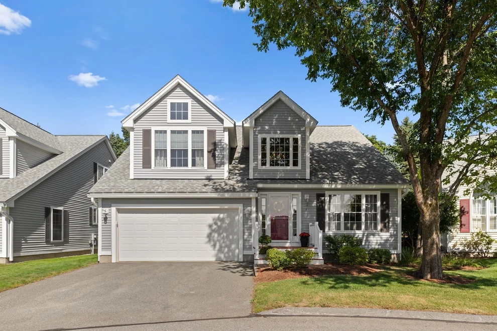 Unit for sale at 7 Dornoch Cir, Chelmsford, MA 01863
