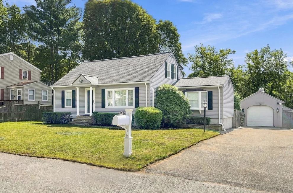 Unit for sale at 17 Elise Ave, Dracut, MA 01826