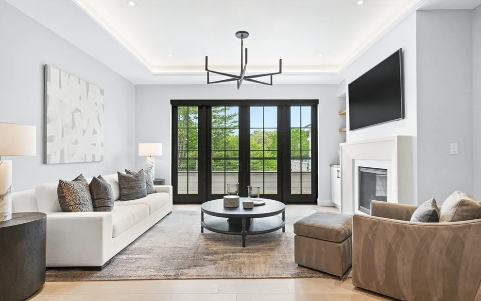 Unit for sale at 148 Weston Rd, Wellesley, MA 02482