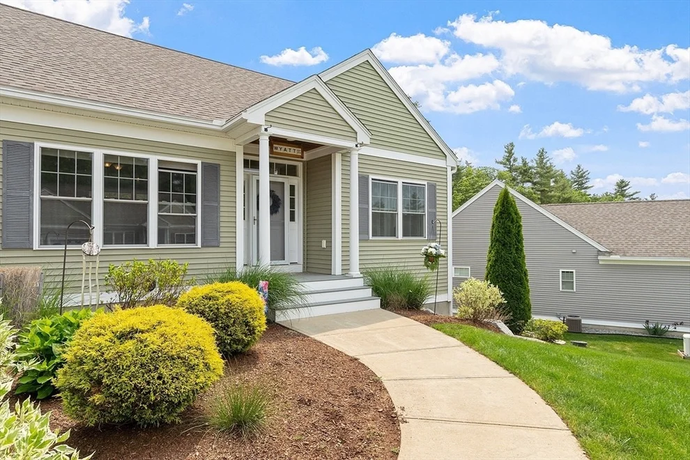 Unit for sale at 16 Trailside Dr, Amherst, NH 03031