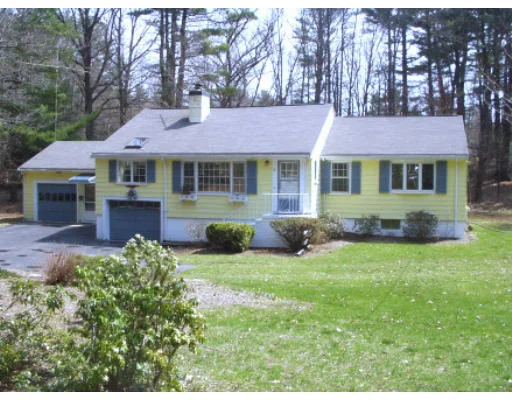 Unit for sale at 8 Orchard Ln, Wayland, MA 01778