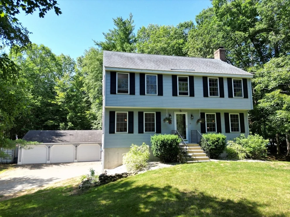 Unit for sale at 18 Celeste Terrace, Sandown, NH 03873