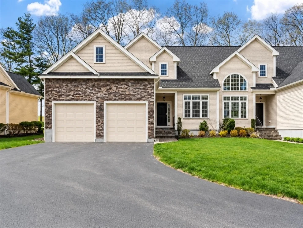 Unit for sale at 77 Fairway View Dr, Sutton, MA 01590
