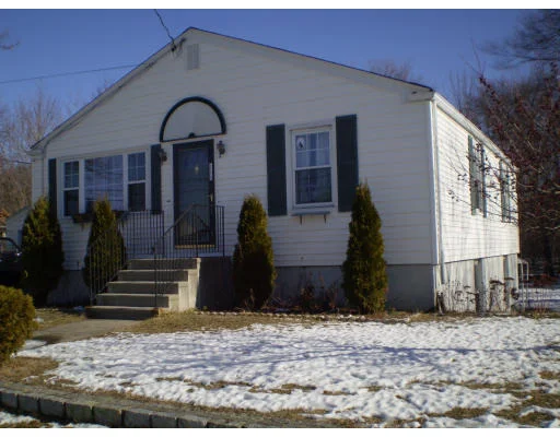 Unit for sale at 160 Jillson Av, Woonsocket, RI 02895