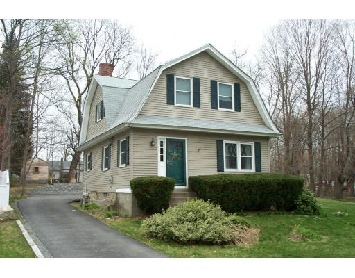 Unit for sale at 9 Lyman St, Southborough, MA 01772