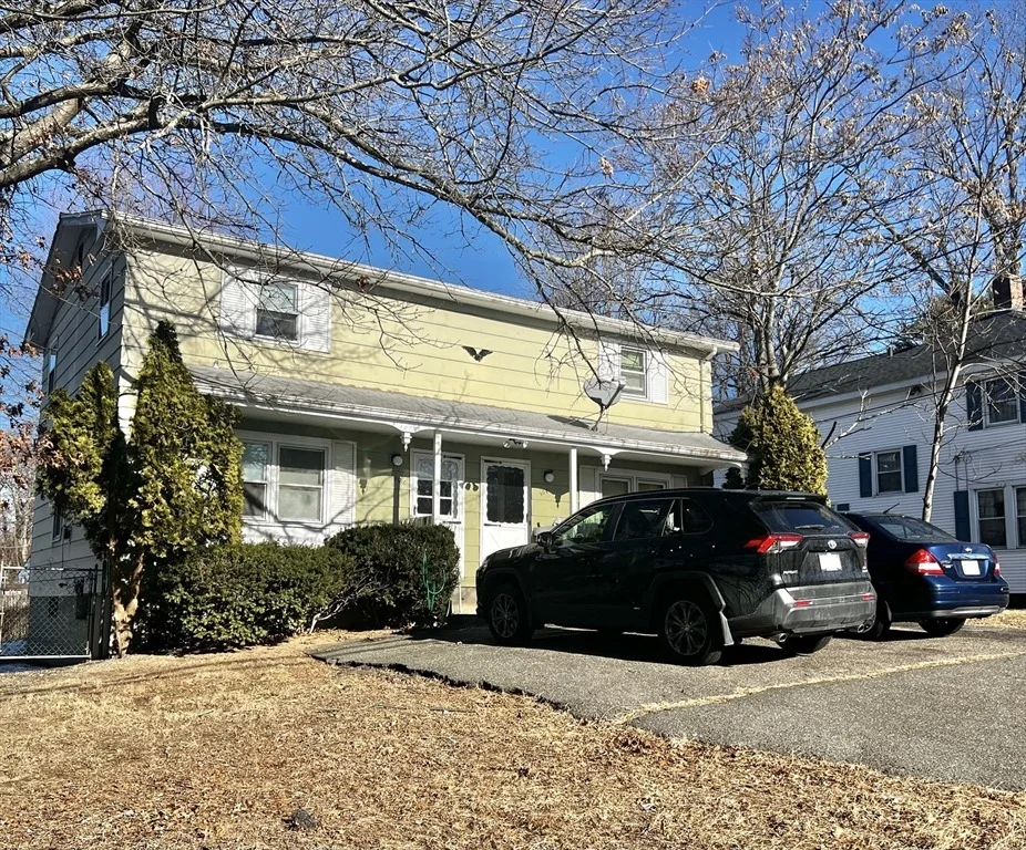Unit for sale at 104-106 Dubois St, Springfield, MA 01151