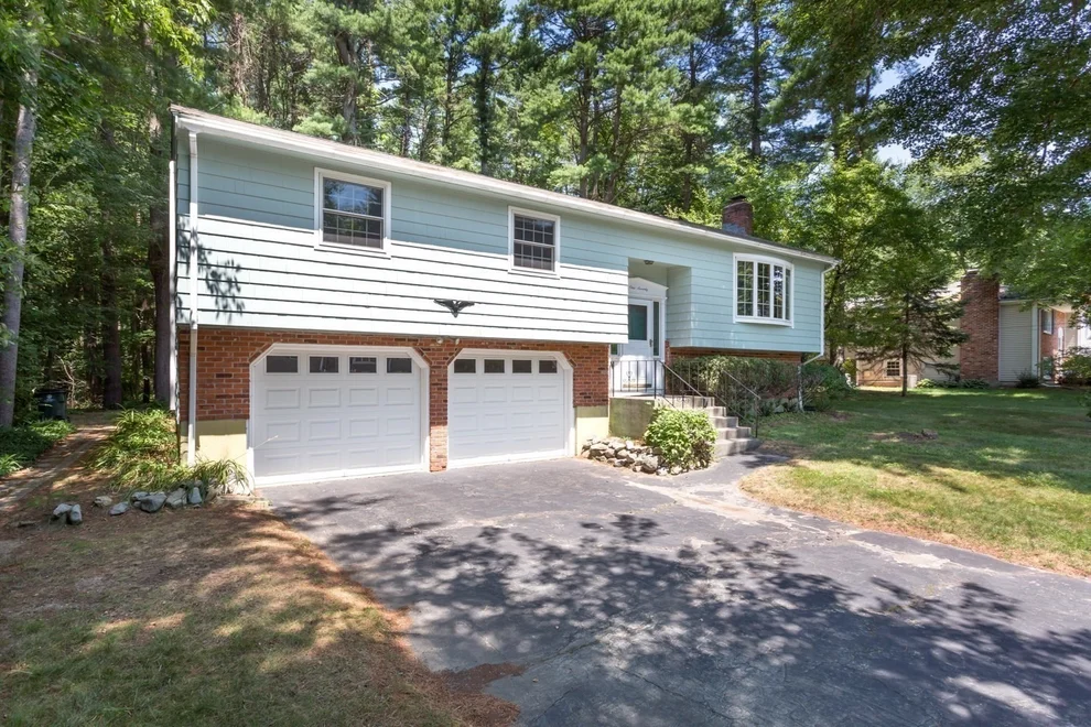 Unit for sale at 170 David Rd, Franklin, MA 02038
