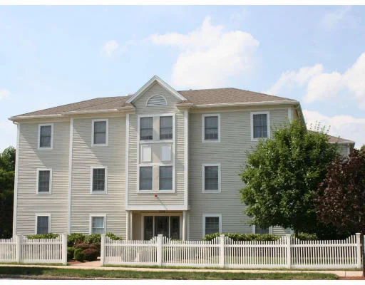 Unit for sale at 234 Water St, Wakefield, MA 01880