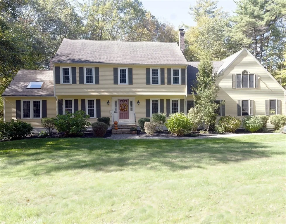 Unit for sale at 13 Appaloosa Cir, Hopkinton, MA 01748