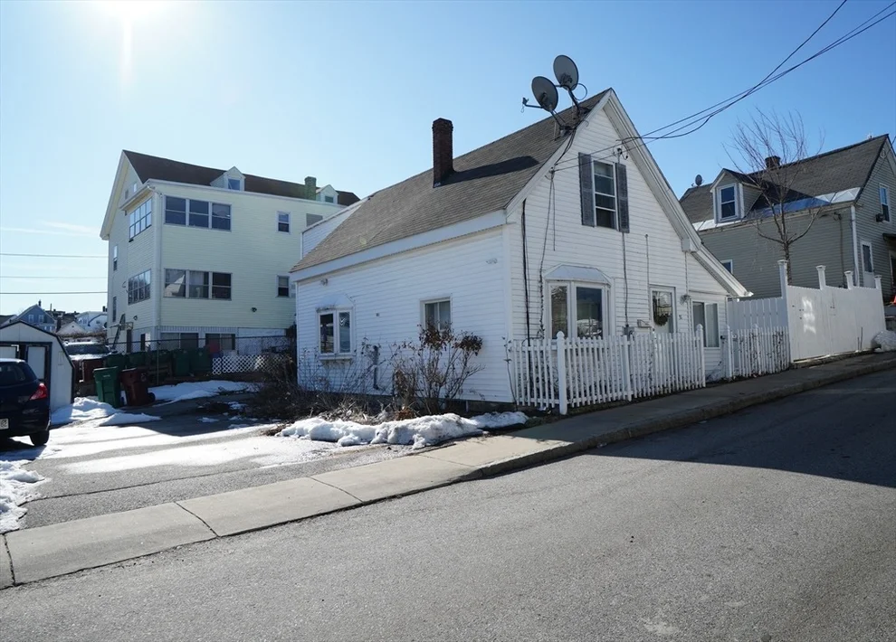 Unit for sale at 31 Floyd St, Lowell, MA 01852