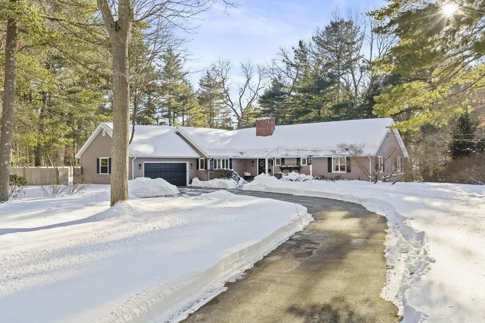 Unit for sale at 9 Mast Hill, Hingham, MA 02043