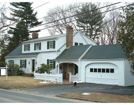Unit for sale at 31 Walnut Street, Lynnfield, MA 01940