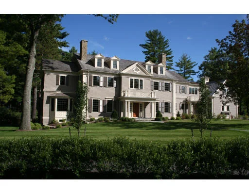 Unit for sale at 3 Buckingham Terrace, Wellesley, MA 02482