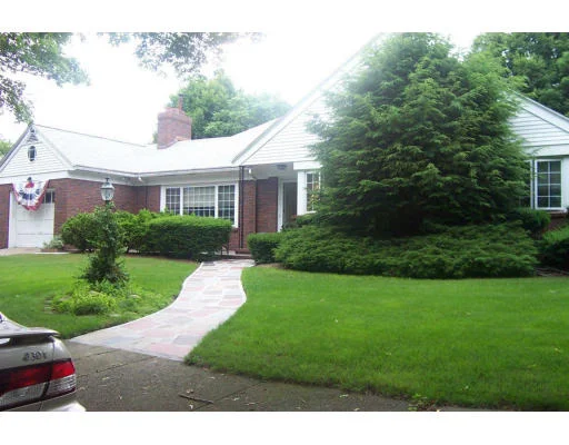 Unit for sale at 5 Seward Street, Beverly, MA 01915