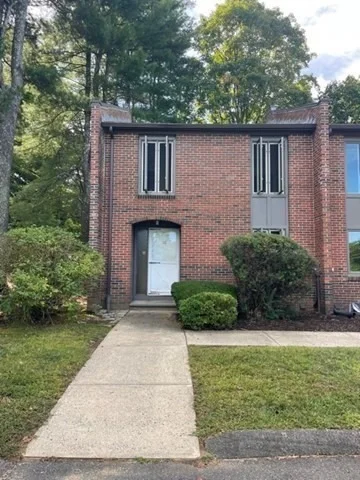 Unit for sale at 10 Eaton Ct, Amherst, MA 01002