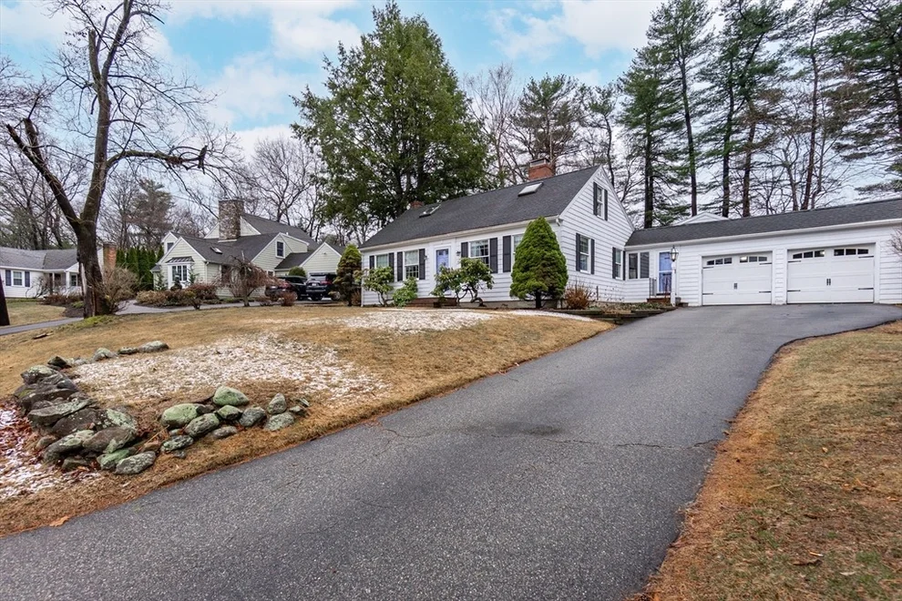 Unit for sale at 19 Homestead Rd, Lynnfield, MA 01940