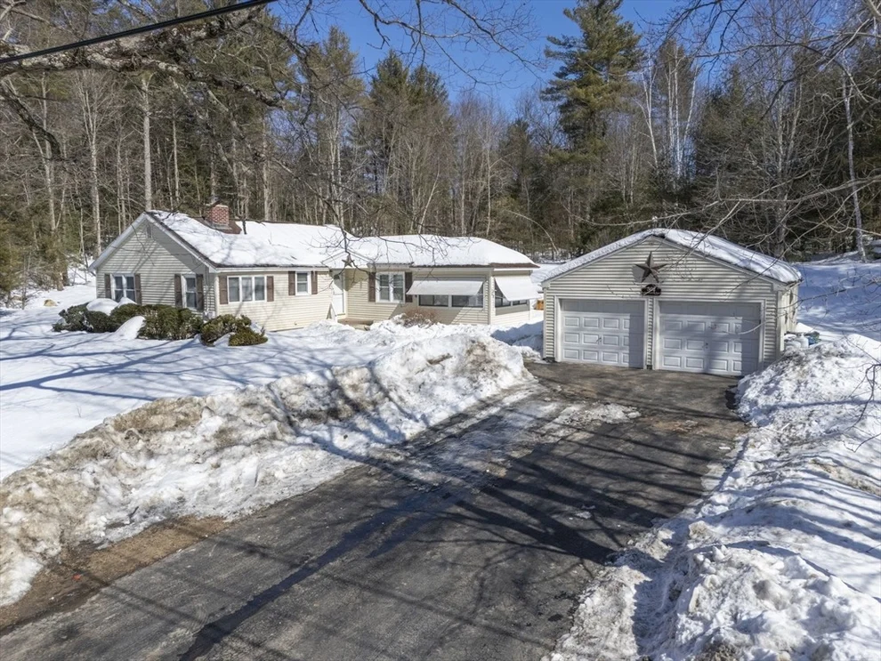 Unit for sale at 562 E County Rd, Rutland, MA 01543