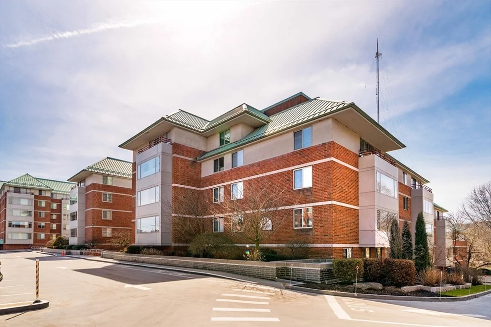 Unit for sale at 173 Oak St, Newton, MA 02464
