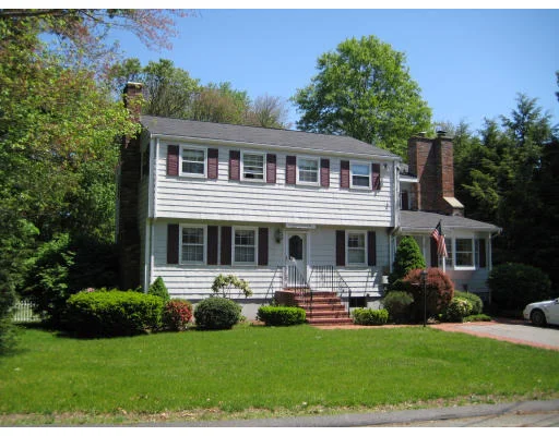 Unit for sale at 3 Pine Grove Ave, Woburn, MA 01801