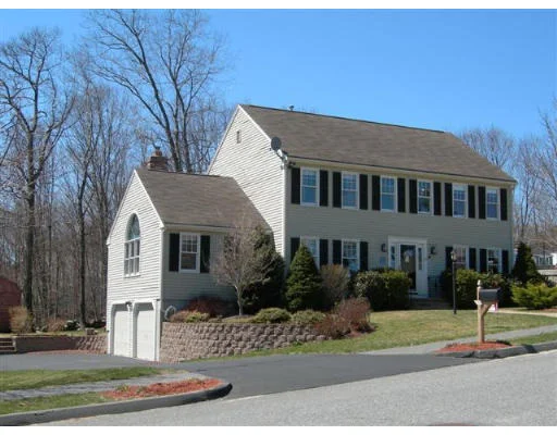 Unit for sale at 65 Trowbridge Ln, Shrewsbury, MA 01545